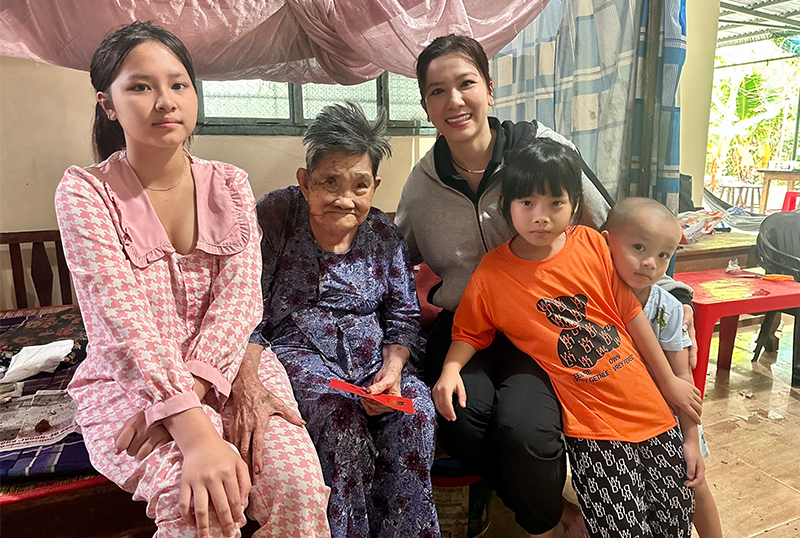 Buổi thăm Mẹ Việt Nam Anh Hùng đầy ý nghĩa và cảm xúc 3